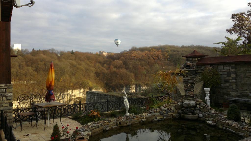Guesthouse Grand Canyon Kam'janec'-Podil's'kyj Esterno foto